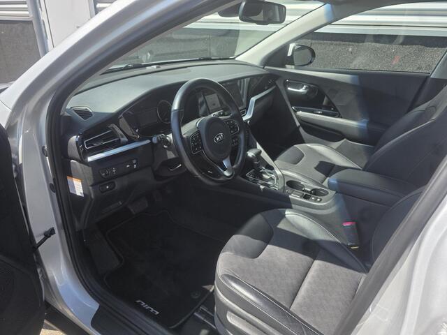KIA Niro 1.6 GDi Hybrid DynamicLine Nieuw geleverd, Dealeronderhouden, 1e eign. Navigatie, Adaptieve cruise control, Achteruitrijcamera, Parkeersensoren