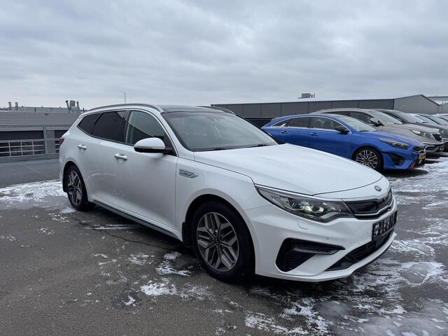KIA OPTIMA Sportswagon 2.0 GDI PHEV ExecutiveLine Schuif/kanteldak, Trekhaak, Stoelkoeling + Stoelverwarming, Stuurwiel verwarmd, 360" Camera, Navigatie, Lederen bekleding, Seat memory Herman/Kardon