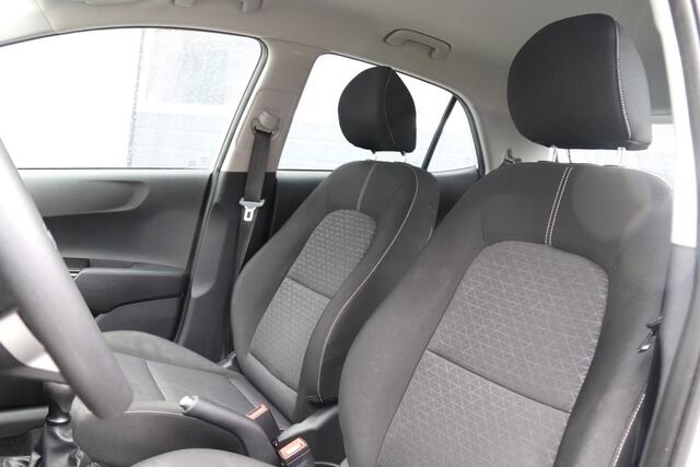 KIA PICANTO 1.0 CVVT ComfortPlusLine Navigator, Camera. Carplay, Navi