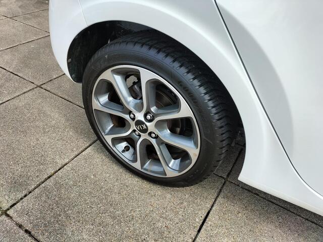 KIA PICANTO 1.0 CVVT Design Edition LMV / Navigatie / Camera