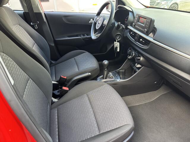 KIA PICANTO 1.0 CVVT ComfortLine Airco . 4 elc ramen .elc spiegels . cv op afstand. Orginelen km stand is 44047 km aan toon baar .