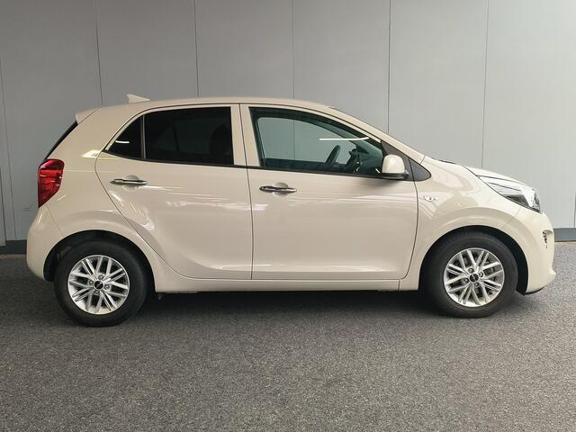 KIA PICANTO 1.0 DPi DynamicLine AUTOMAAT uit 2024 Rijklaar + Fabrieksgarantie tot 06-2031 Henk Jongen Auto's in Helmond, al 50 jaar service zoals 't hoort!
