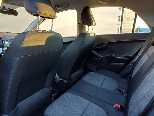 KIA PICANTO 1.0 CVVT EconomyPlusLine | CAMERA | NAVI | DEALER ONDERHOUDEN | Wij bieden ook financiering mogelijkheden aan.