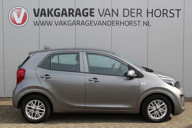 KIA PICANTO 1.0-67pk DPi DynamicLine. Kwalitatief erg goed wagen voor jaren zorgeloos rijplezier! Airco, metallic lak, camera, cruise control, elektr. ramen v+a, Android auto/Apple carplay, DAB radio, USB aansl., LM wielen etc