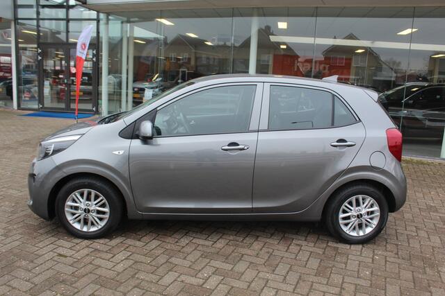 KIA PICANTO 1.0-67pk DPi DynamicLine. Kwalitatief erg goed wagen voor jaren zorgeloos rijplezier! Airco, metallic lak, camera, cruise control, elektr. ramen v+a, Android auto/Apple carplay, DAB radio, USB aansl., LM wielen etc