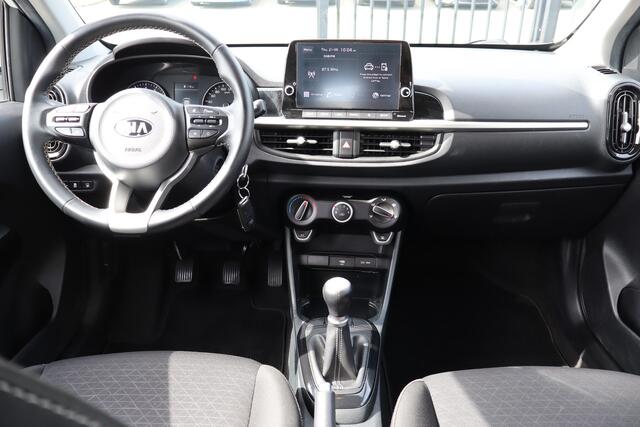 KIA PICANTO 1.0 DPi DynamicLine Achteruitrijcamera/Apple carplay/DAB/Cruise control/Airco/Centrale deurvergrendeling/Elektrische ramen/Licht metalen velgen 2E PINKSTERDAG GEOPEND VAN 12:00 TOT 17:00 (ROTTERDAM&HELLEVOETSLUIS)