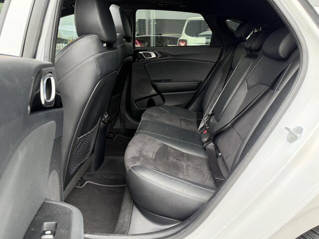 KIA PRO CEE D ProCeed 1.4 T-GDI GT-Line | Panorama | Sportstoelen | DAB+ | Interesse in een bezichtiging of proefrit, bel of app met 06-24282842 / 06-42130156