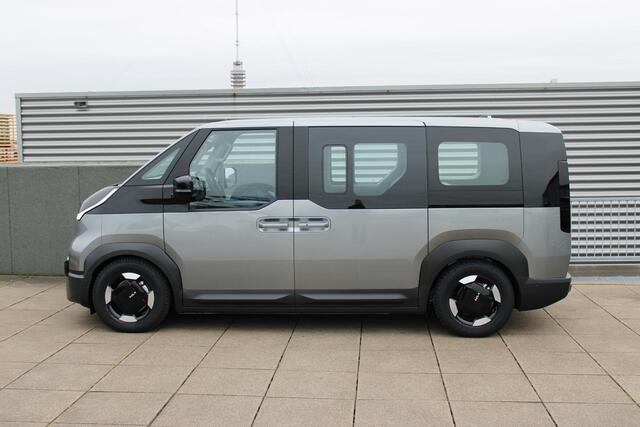 KIA PV5 Passenger Elite Executive 71.2 kWh Bestelbaar bij Kia Kooijman IJsselstein / Rijklaar vanaf ¤ 50.245,-