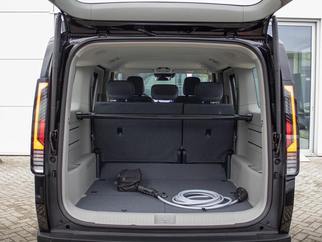 KIA PV5 Passenger Elite Executive 71.2 kWh | Stoel en stuurverwarming | 360 graden camera | Elektrisch bedienbare schuifdeuren links en rechts |