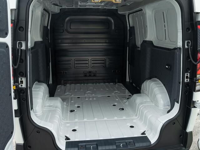 KIA PV5 L2H1 Plus 71.2 kWh | Nieuw | Actieradius tot 416 km (WLTP) | Prijs is incl. ¤ 1.250 introductievoordeel | 2,99% financiering | Uit voorraad leverbaar |