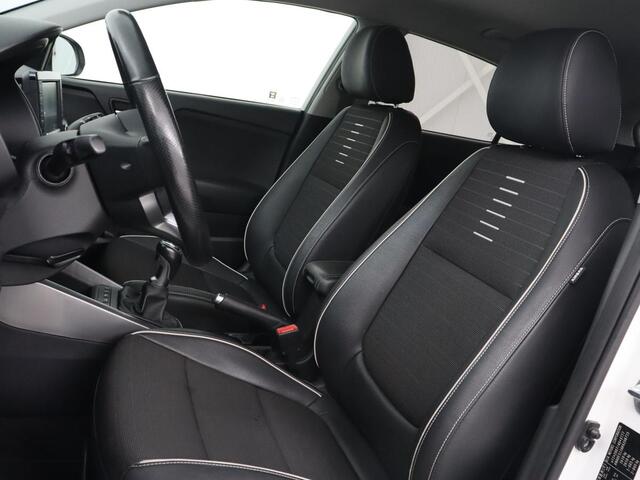 KIA RIO 1.0 TGDI GT-Line | Stoel & stuurverwarming | Carplay | Half leder | Keyless | Navigatie | Climate control | DAB | Camera | Cruise control