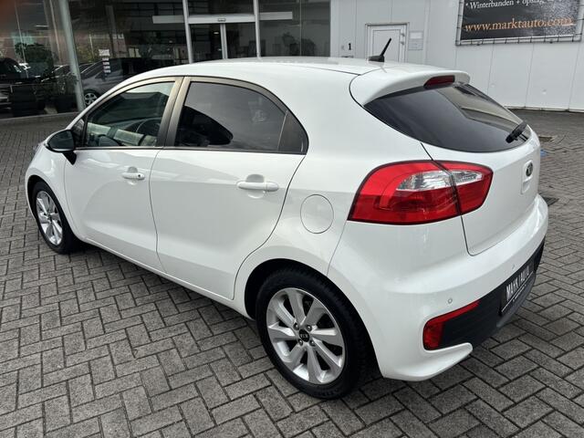 KIA RIO 1.4 CVVT ExecutiveLine Camera Bluetooth Navi Pdc