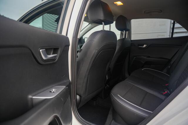 KIA RIO GT line Camera Navigatie Cruise Stuurverw. Stoelverw. Climate Control