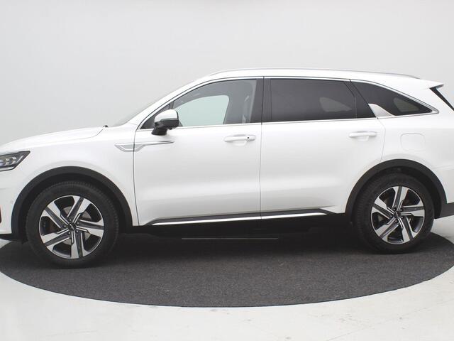 KIA SORENTO 1.6 T-GDI Plug-in Hybrid 4WD ExecutiveLine 7p. / 7 jaar Fabrieksgarantie vanaf nieuw / 7 Persoons / Trekhaak afneembaar / Rondomzicht camera / Bose audio /
