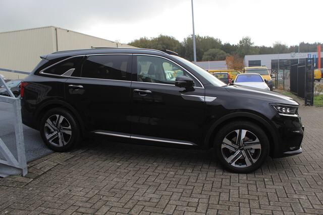 KIA SORENTO 1.6 T-GDI Plug-in Hybrid 4WD Edition 7p. 1ste Eigenaar/Panoramadak/Navigatie/Applecarplay/Bose audio/Lederen bekleding/360 Camera/Stoelverwarming voor en achter/Stuurverwarming/Stoelverkoeling/Adaptive cruise control/Laneassist/Electrische best. stoel met