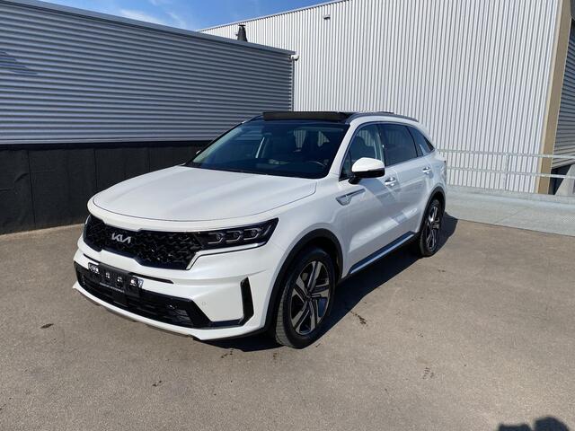 KIA SORENTO 1.6 T-GDI Hybrid 2WD DynamicPlusLine 7p. Auto bomvol luxe! Panoramisch schuif-/kanteldak, 7 zitplaatsen, navigatie, Apple CarPlay/Android Auto, stoelen verwarmd, dodehoek detectie