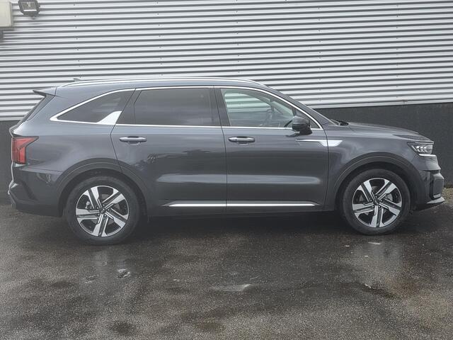 KIA SORENTO 1.6 T-GDI Hybrid 2WD ExecutiveLine 7p. Schuif/kanteldak, Leder, BTW-auto, Stoelventilatie & verwarming, Stuurwiel verwarmd, 360" Camera, Dodehoekdetectie