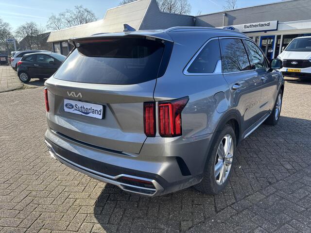 KIA SORENTO 1.6 T-GDI Plug-in Hybrid 4WD ExecutiveLine 5p. | Afneembare trekhaak | Panoramadak | 2 bandensets | Bestuurdersstoel Met Geheugen | BTW verrekenbaar | Dealer onderhouden