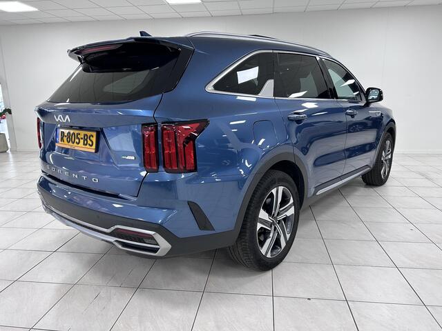 KIA SORENTO 1.6 T-GDI Plug-in Hybrid 4WD DynamicPlusLine 7p. ELEKTRISCH PANORAMADAK | SOH 97,9 % | NAVIGATIE | ACHTERUITRIJCAMERA