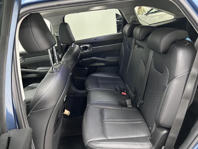 KIA SORENTO 1.6 T-GDI Plug-in Hybrid 4WD DynamicPlusLine 7p. ELEKTRISCH PANORAMADAK | SOH 97,9 % | NAVIGATIE | ACHTERUITRIJCAMERA