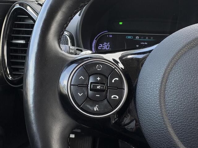 KIA SOUL e-Soul ExecutiveLine 64 kWh SOH 100% / Navigatie / Cruise Control / Head Up Display / Stoel Verkoeling & Verwarming /