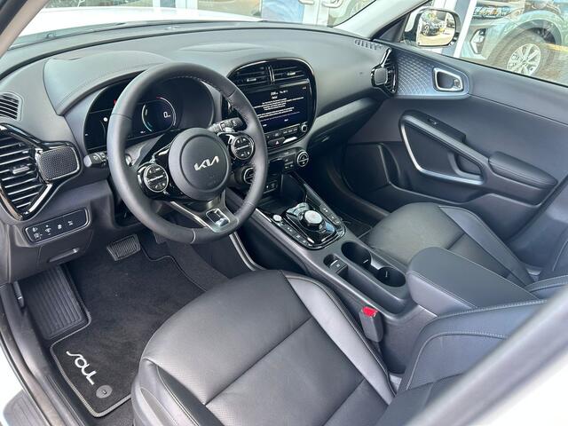 KIA SOUL e-Soul ExecutiveLine 64 kWh 3-Fase | Cruise Control Adaptief | Navigatie | Camera | Leder | Stoel+StuurVerwarming | Panorama-dak | Tot 10Jr. Kia-Garantie