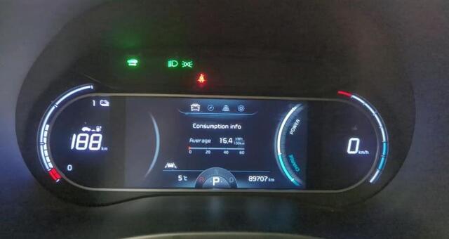 KIA SOUL e-Soul 150kW / 64kWh Executive line / Leder / TV. DVD scherm A./ Pdc+Camera / Xenon / Navigatie / Airco-ecc./