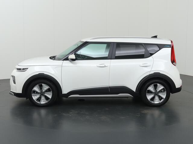 KIA SOUL e-Soul ExecutiveLine 64 kWh | Harman/Kardon Audio | Head Up display | Adaptieve Cruise Control | Stoelverwarming | Navigatie | Achteruitrijcamera | Apple Carplay