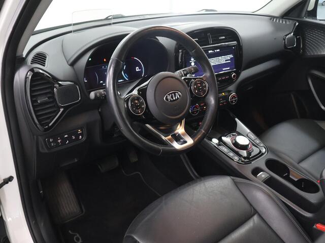 KIA SOUL e-Soul ExecutiveLine 64 kWh | Harman/Kardon Audio | Head Up display | Adaptieve Cruise Control | Stoelverwarming | Navigatie | Achteruitrijcamera | Apple Carplay