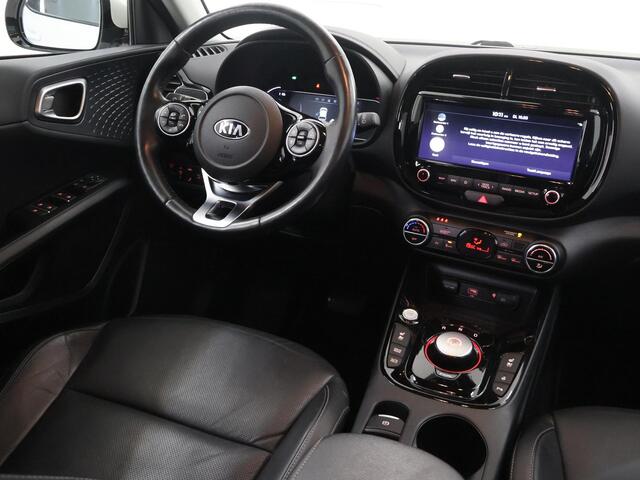 KIA SOUL e-Soul ExecutiveLine 64 kWh | Harman/Kardon Audio | Head Up display | Adaptieve Cruise Control | Stoelverwarming | Navigatie | Achteruitrijcamera | Apple Carplay