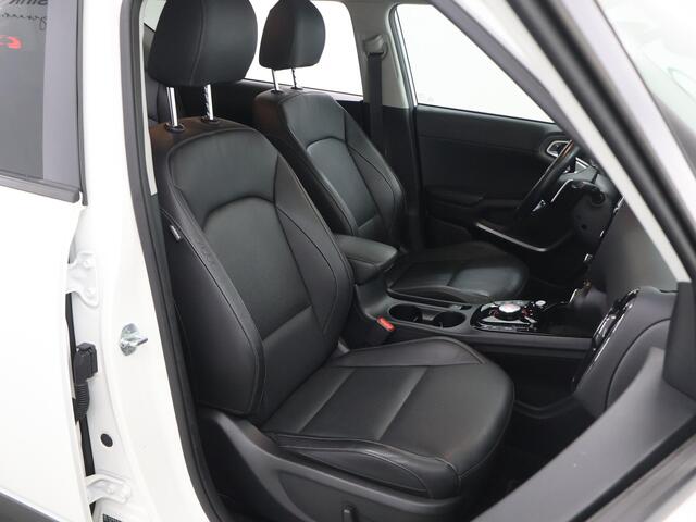 KIA SOUL e-Soul ExecutiveLine 64 kWh | Harman/Kardon Audio | Head Up display | Adaptieve Cruise Control | Stoelverwarming | Navigatie | Achteruitrijcamera | Apple Carplay