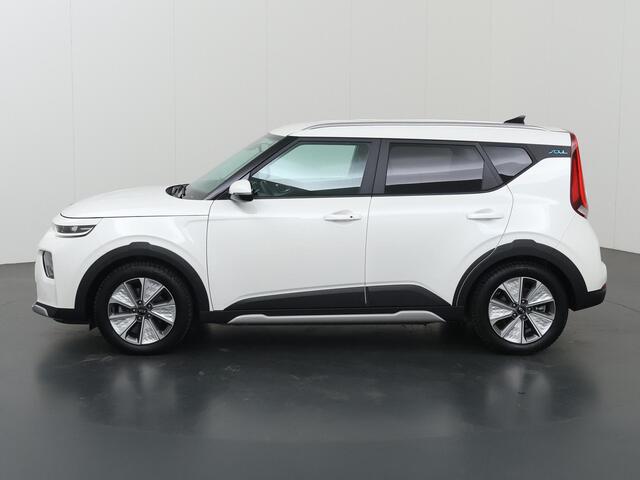 KIA SOUL e-Soul ExecutiveLine 64 kWh | Harman/Kardon Audio | Head Up display | Adaptieve Cruise Control | Stoelverwarming | Navigatie | Achteruitrijcamera | Apple Carplay