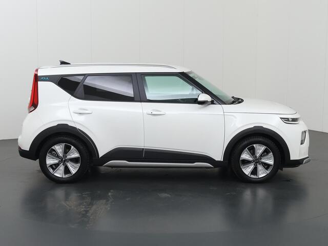 KIA SOUL e-Soul ExecutiveLine 64 kWh | Harman/Kardon Audio | Head Up display | Adaptieve Cruise Control | Stoelverwarming | Navigatie | Achteruitrijcamera | Apple Carplay