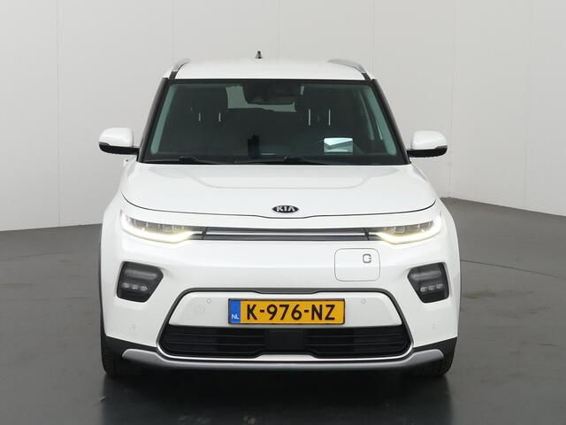 KIA SOUL e-Soul ExecutiveLine 64 kWh | Harman/Kardon Audio | Head Up display | Adaptieve Cruise Control | Stoelverwarming | Navigatie | Achteruitrijcamera | Apple Carplay