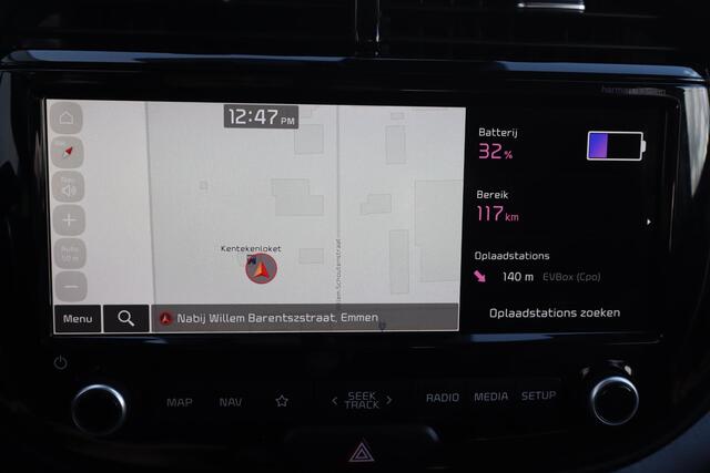 KIA SOUL e-Soul ExecutiveLine 64 kWh Navigatie, Cruise control, Camera, Voor- en achter stoelverwarming, Climate control, Trekhaak