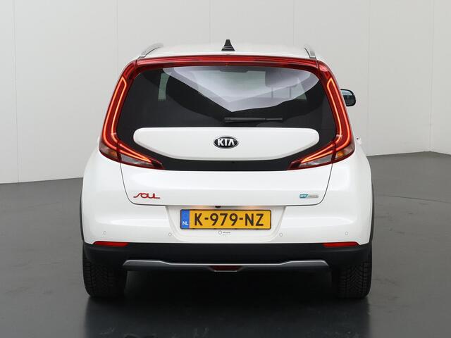 KIA SOUL e-Soul ExecutiveLine 64 kWh | Harman/Kardon Audio | Head Up display | Adaptieve Cruise Control | Stoelverwarming | Navigatie | Achteruitrijcamera | Apple Carplay