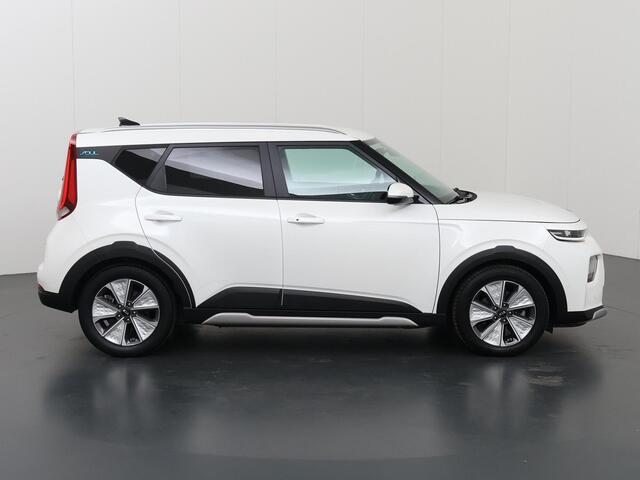 KIA SOUL e-Soul ExecutiveLine 64 kWh | Harman/Kardon Audio | Head Up display | Adaptieve Cruise Control | Stoelverwarming | Navigatie | Achteruitrijcamera | Apple Carplay