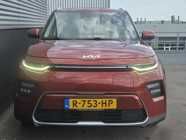 KIA SOUL e-Soul DynamicPlusLine 64 kWh Navigatie, Trekhaak, Stoel- & stuurwiel verwarmd, Achteruitrijcamera