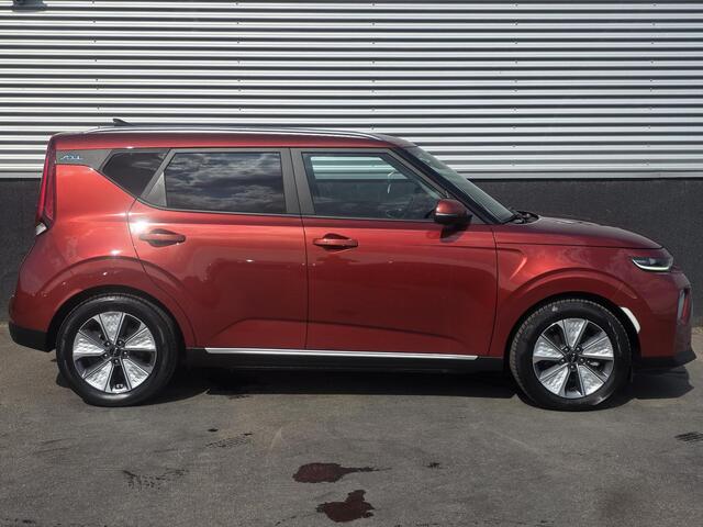 KIA SOUL e-Soul DynamicPlusLine 64 kWh Navigatie, Trekhaak, Stoel- & stuurwiel verwarmd, Achteruitrijcamera