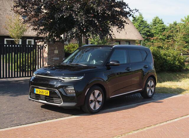 KIA SOUL e-Soul ExecutiveLine 64 kWh | Camera | Trekhaak | Harman Kardon | Head-Up Display | Apple Carplay |
