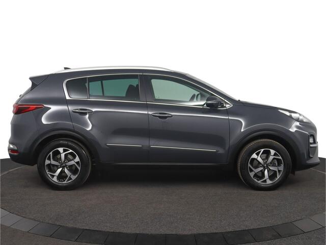 KIA SPORTAGE 1.6 GDI DynamicLine - Trekhaak - Voorstoelen in hoogte verstelbaar - Navigatie - Hoge instap - Fabrieksgarantie tot 04-2026