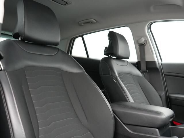 KIA SPORTAGE 1.6 T-GDi DynamicLine 265pk Dealer O.H | Adaptive Cruise | Stoelen & Stuur Verwarmd | Apple Carplay | Blis | Camera | Keyless | Navigatie | Virtual | DAB |