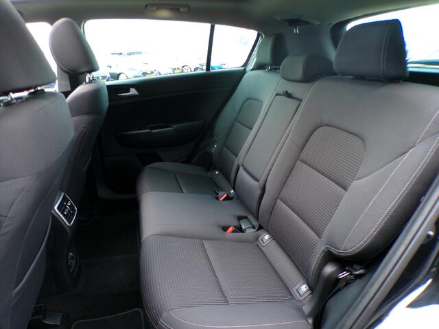 KIA SPORTAGE 1.6 T-GDI DynamicPlusLine, Trekhaak / Carplay + Android Auto / Elektr. Schuifdak / Sensoren + Camera / Navigatie / Climate Control / 19'' LMV