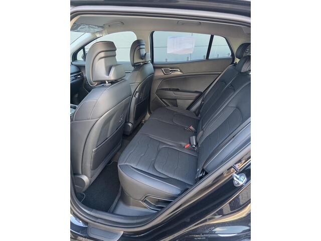 KIA SPORTAGE 1.6 T-GDi Hybrid GT-Line | Panoramaschuifdak | Matrix LED | Harman Kardon | 360-camera | 18"GT-line Velgen | Stoelventilatie |