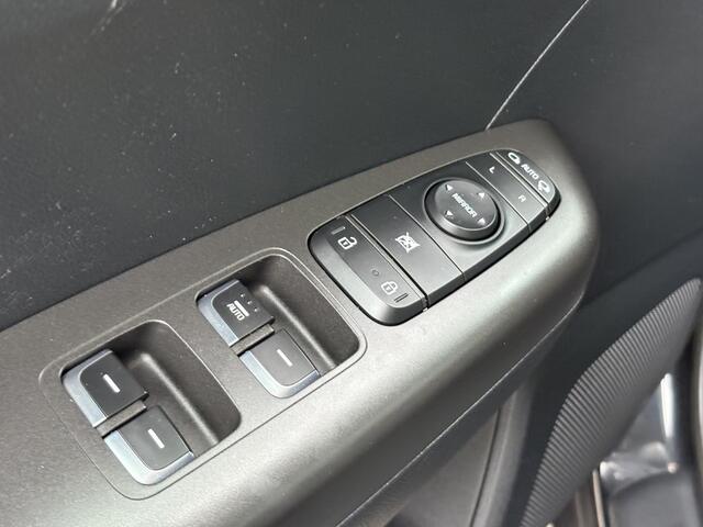 KIA SPORTAGE 1.6 GDI First Edition ECC-Airco | Cr.Control | Navi| Camera | BT | USB | 17"LMV | Trekhaak | Tot 10Jr. Kia-Garantie