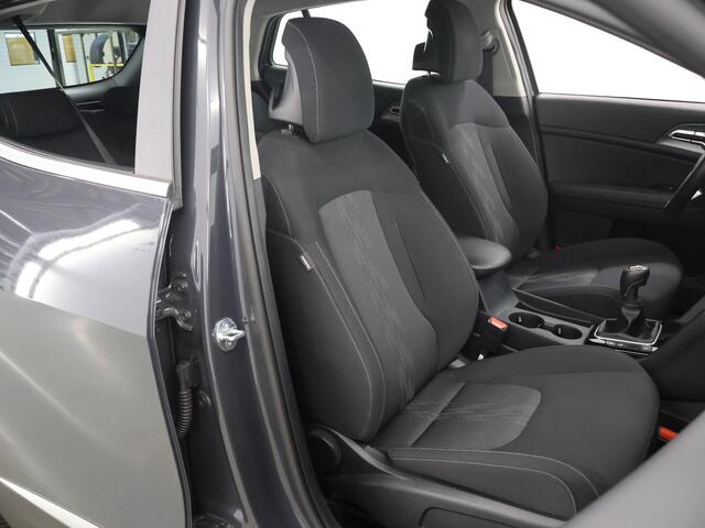 KIA SPORTAGE 1.6 T-GDi MHEV DynamicLine | Trekhaak | Navigatie | Parkeercamera | Apple Carplay/Android Auto | Climate Control | Cruise Control