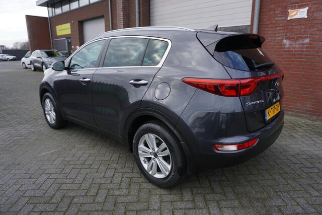 KIA SPORTAGE 1.6 GDI DYNAMICLINE NOV 2016 NIEUW MODEL CAMERA STOELVERWARMING V+A NAVIGATIE ECC AIRCO CRUISECONTROL PARKEERSENSOREN 17INCH BLUETOOTH 4X ELECTR.RAMEN/SPIEGELS