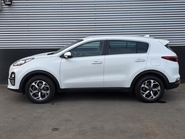 KIA SPORTAGE 1.6 GDI DynamicLine Trekhaak, Nieuw geleverd en dealeronderhouden, cruise control, navigatie Apple Carplay/Android Auto, parkeersensoren, afdaal assistent