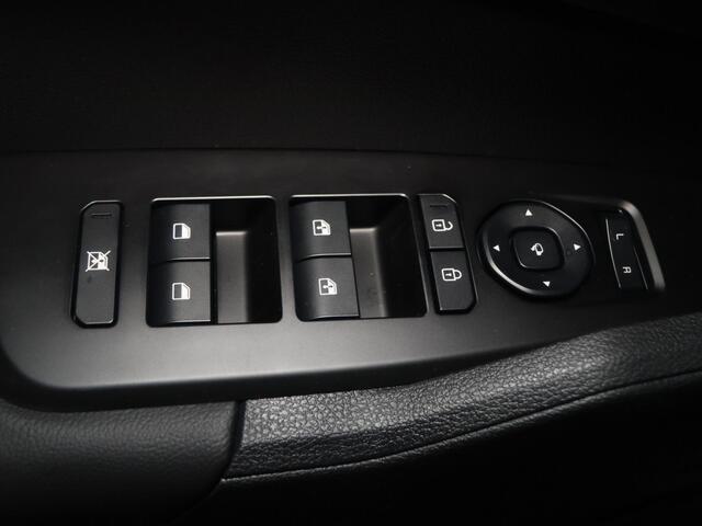 KIA SPORTAGE 1.6 T-GDi Hybrid DynamicLine | Achteruitrijcamera | Privacy glass | Stuurwielverwarming | Elektrisch verstelbare voorstoelen | Stoelverwarming voor en achter |