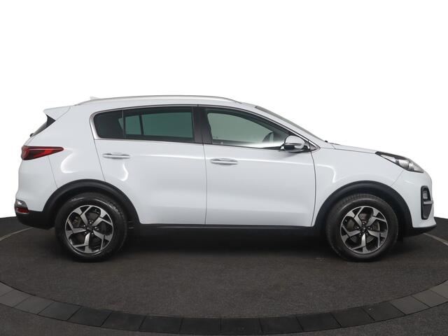 KIA SPORTAGE 1.6 T-GDI 4WD DynamicLine - Rijklaar - Navigatie Full map - trekhaak - - Virena Zekerheidspakket ¤ 895,-